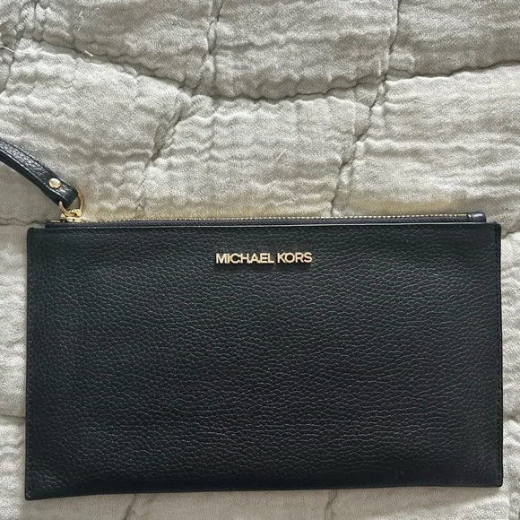Michael Kors Jet Set Travel Large Pebbled Leather Pouch in Black - Picture 1 of 5